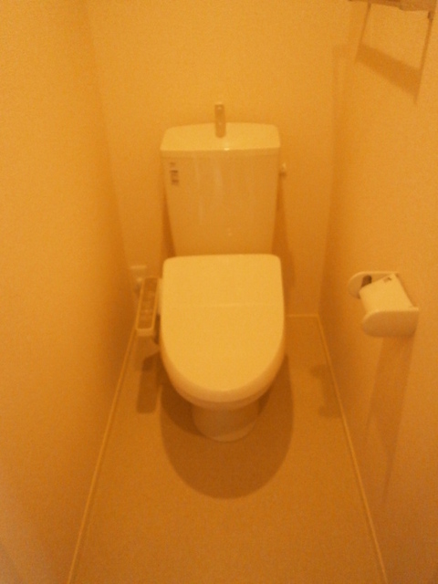 トイレ　１０６　温水洗浄暖房便座トイレ