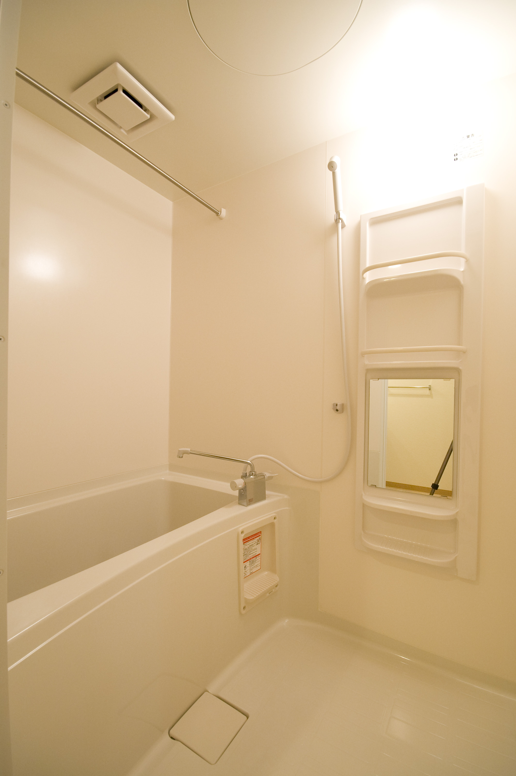 バス・シャワールーム　サーモ水栓付きバスルーム