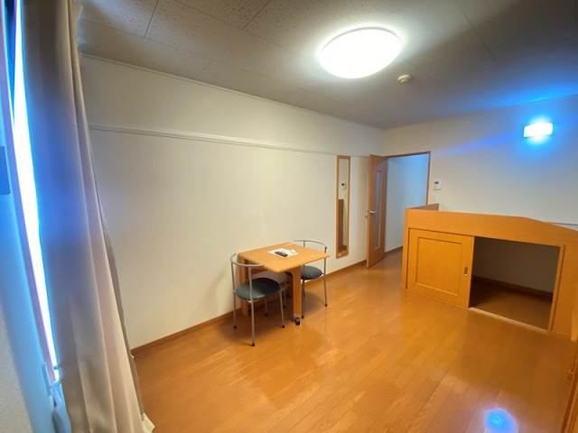 居室・リビング　別号室イメージ