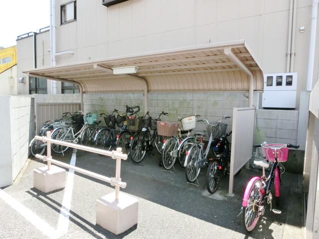 その他共有部分　屋根付き駐輪場