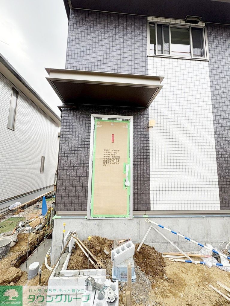 玄関　お問合せはタウンハウジングまで！※現地待合わせ相談可能