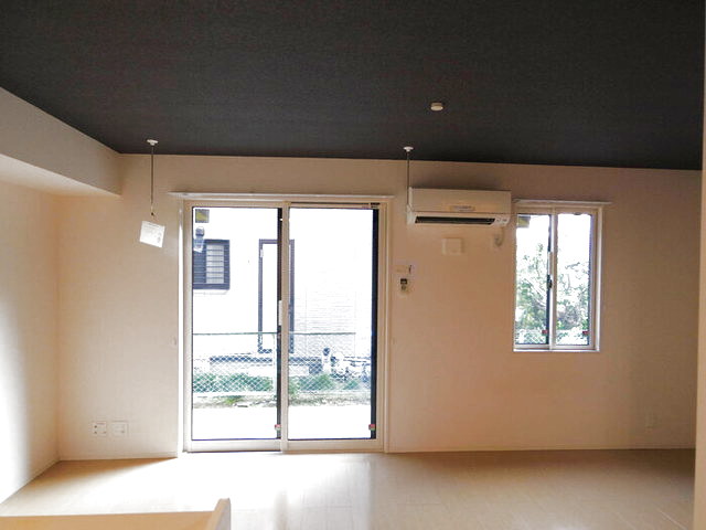 居室・リビング　室内