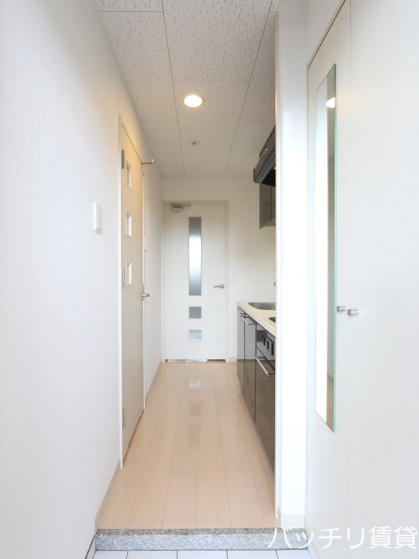 玄関　画像は別号室の為、現状優先になります。