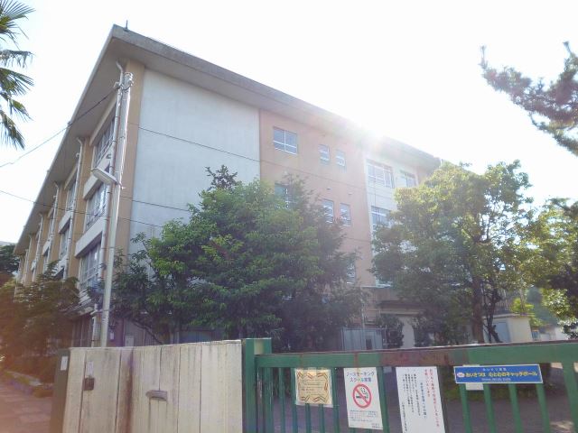 小学校　西野川小学校（小学校）まで560m