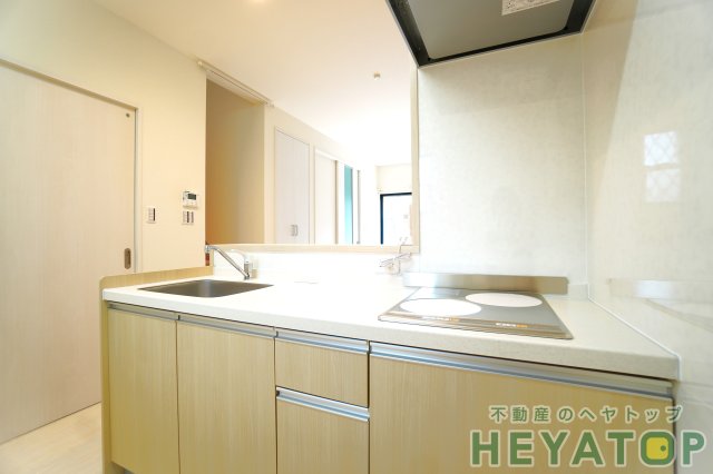 キッチン　毎日のお料理が楽しくなるシステムキッチン完備（同仕様写真）