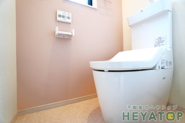 トイレ　温水洗浄便座（同仕様写真）