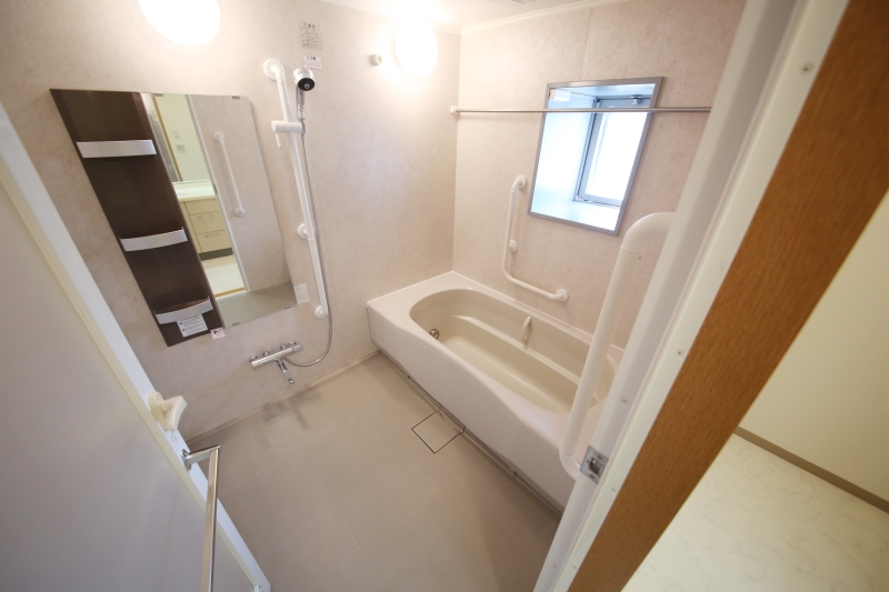 バス・シャワールーム　追焚・浴室乾燥機付のバスルーム