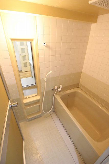 バス・シャワールーム　同間取りのお部屋の写真です