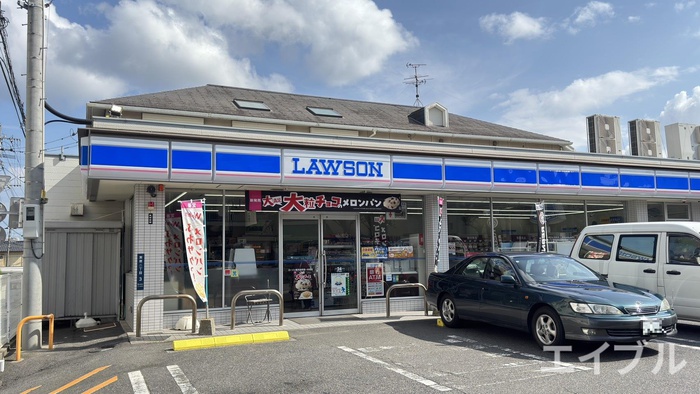 コンビニ　ローソン鹿児島紫原一本桜店（コンビニ）まで750m
