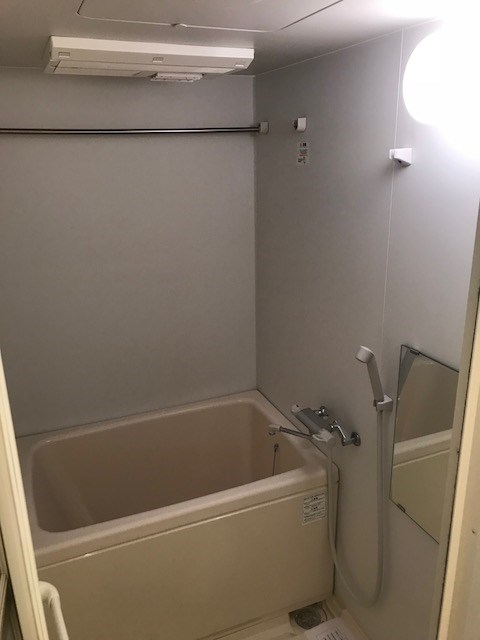 バス・シャワールーム　循環式追焚き機能、浴室乾燥機完備です！