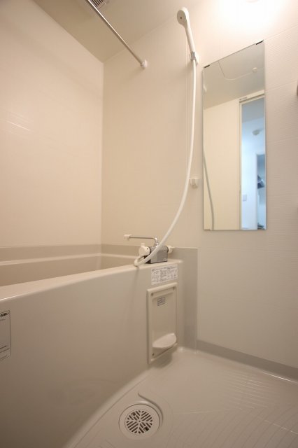 バス・シャワールーム　同物件別号室の写真です。