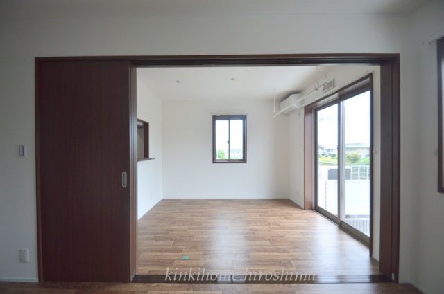 居室・リビング　写真は別のお部屋です。