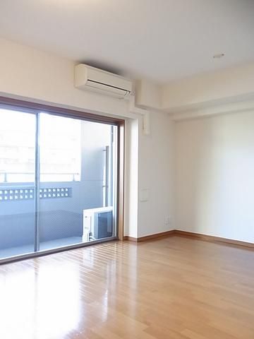 その他部屋・スペース　床暖房付きのリビング