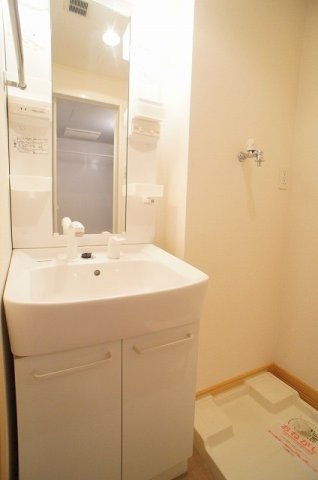 洗面設備　コンパクトで使いやすい洗面所