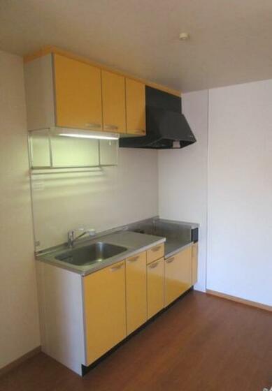 キッチン　※別号室の写真です。現況優先となります。