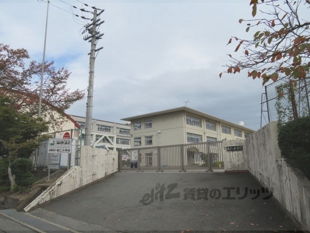 小学校　成仁小学校（小学校）まで1800m