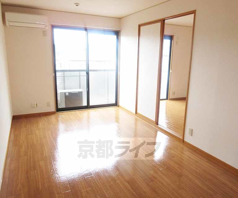 居室・リビング　キレイなお部屋です・