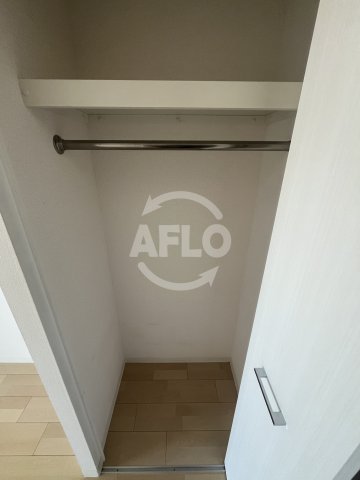 収納　エスリード江坂広芝町　クローゼット