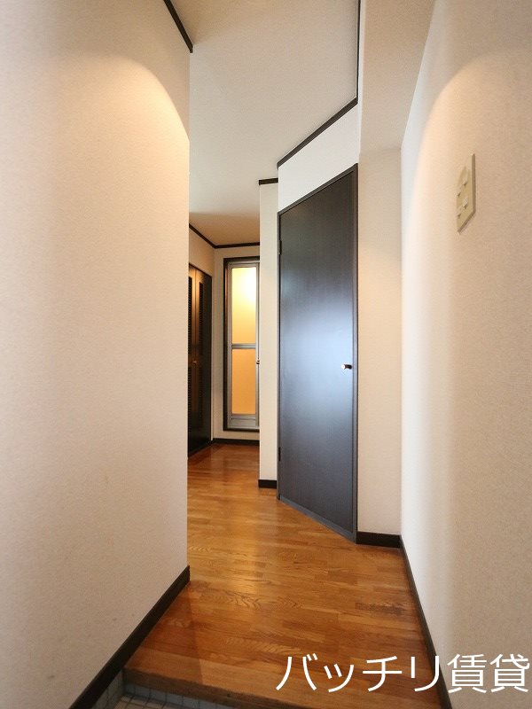 玄関　別号室イメージの為、現状を優先致します。