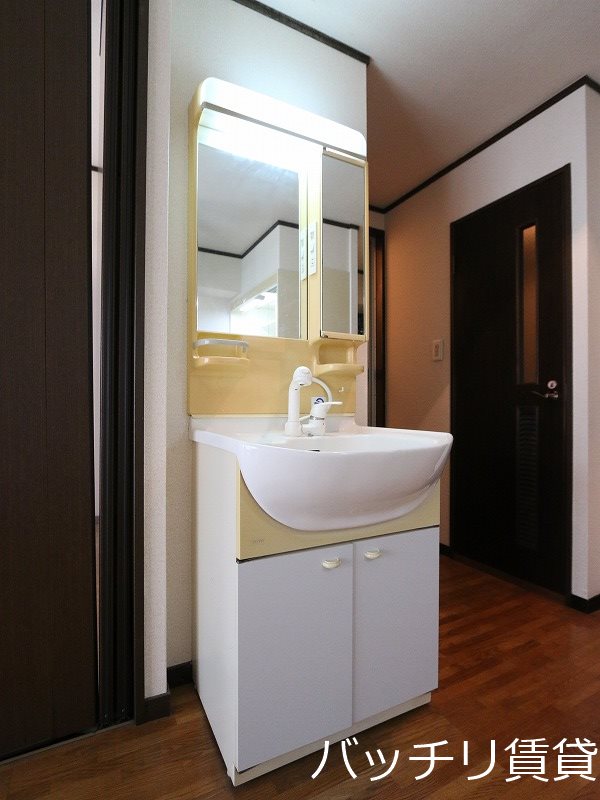 洗面設備　別号室イメージの為、現状を優先致します。