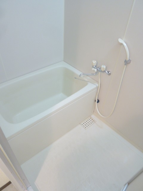 バス・シャワールーム　303号室の写真です。