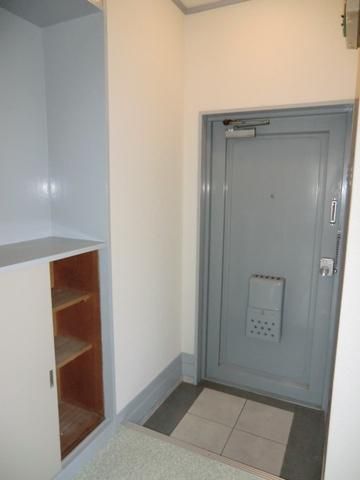 玄関　収納付玄関