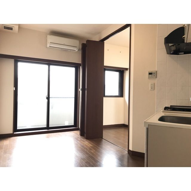 居室・リビング　ゆったり過ごせるダイニング♪