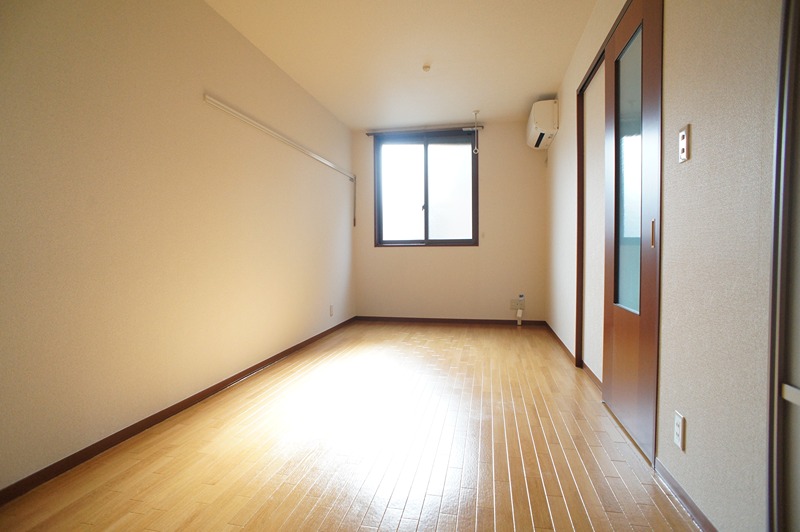 居室・リビング　約9帖の広めの室内！