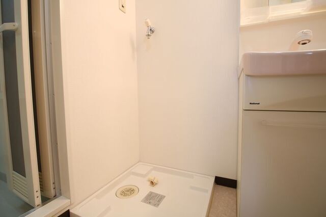 バス・シャワールーム　※別のお部屋の参考写真です