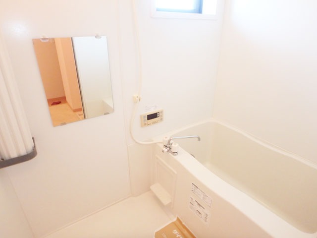 バス・シャワールーム　追い焚き付きでいつでも温かいお風呂に浸かれます☆（イメージ）