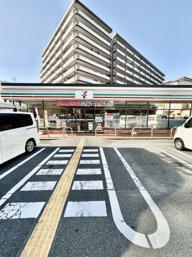 コンビニ　セブンイレブン守口梶町1丁目店（コンビニ）まで614m