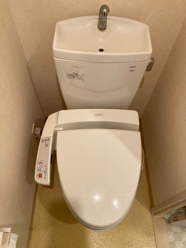 トイレ　温水洗浄便座付きのトイレ♪