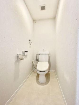 トイレ　※別部屋の参考写真です。