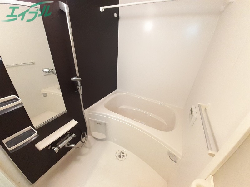 バス・シャワールーム　同物件別部屋参考写真です。