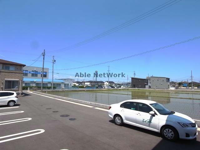 駐車場　駐車場