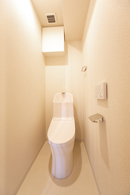 トイレ　※写真は同タイプ住戸です。