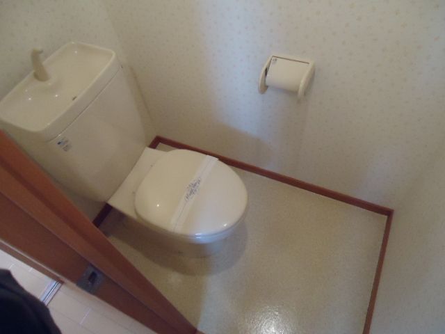 トイレ　トイレもきれいです