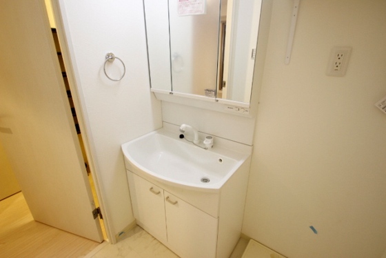 洗面設備　※他号室の写真です。