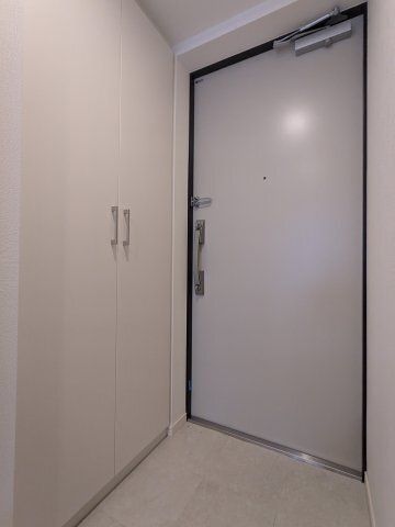 玄関　参考写真（同物件別部屋）
