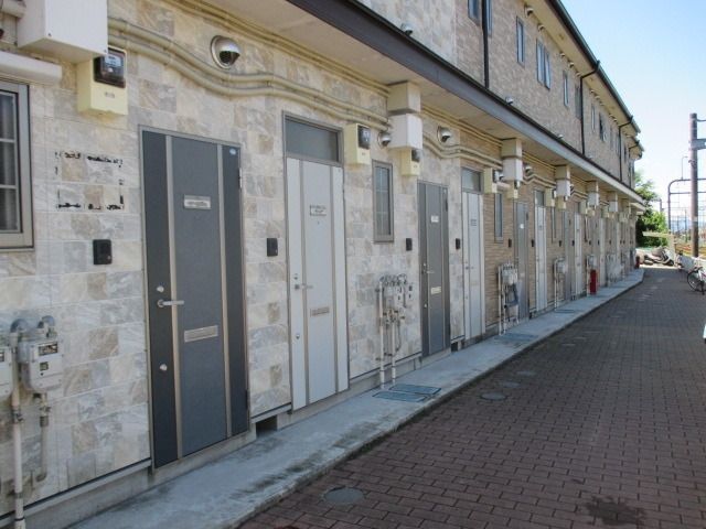 エントランス　～入口もお洒落なデザインです～