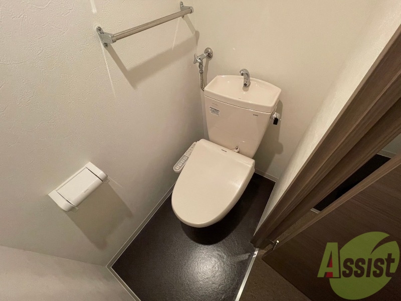 トイレ　こちらはトイレです。清潔感があり、安心して使用できます。