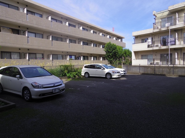 駐車場　敷地内駐車場（有料・要空き確認）