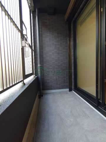 バルコニー　別部屋の参考写真となります。