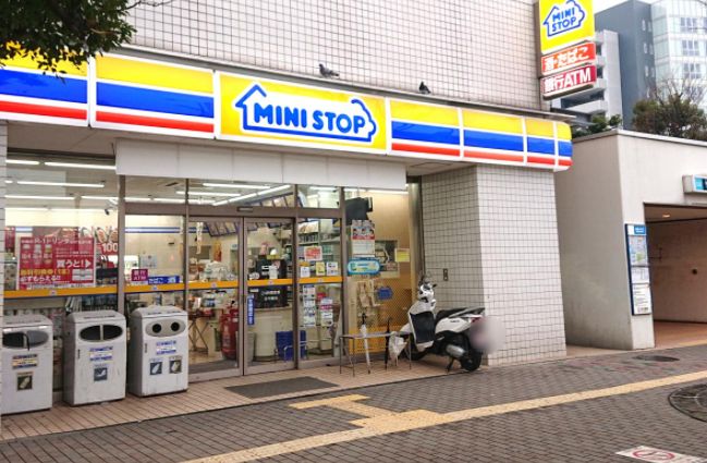 コンビニ　ミニストップ南砂町駅前店（コンビニ）まで376m