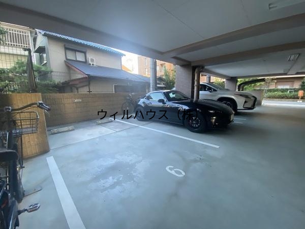 駐車場　敷地内駐車場！