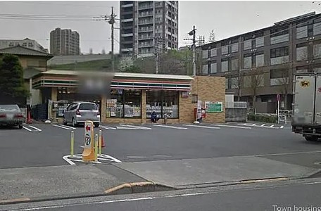コンビニ　セブンイレブン八王子南大沢（コンビニ）まで160m