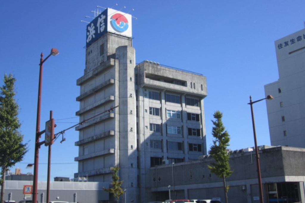 銀行　浜松いわた信用金庫本店営業部（銀行）まで274m