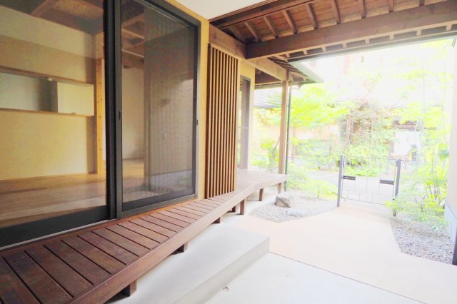 玄関　※写真は同物件別部屋の物となります。現状優先となります。