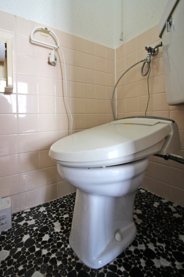トイレ　トイレ温水洗浄便座