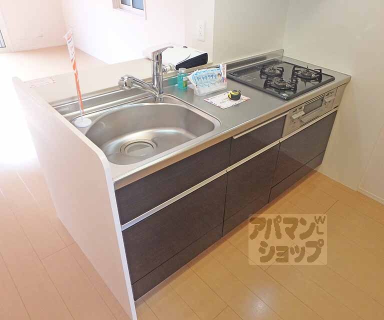 キッチン　お洒落なカウンタータイプです